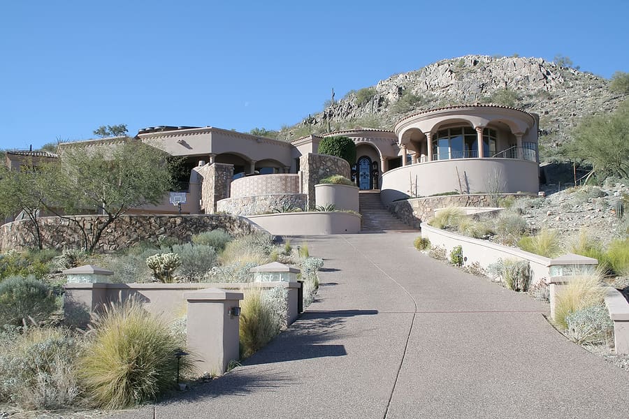 How Do I Find the Best Santa Fe Custom Builder for My New Home Construction Project?